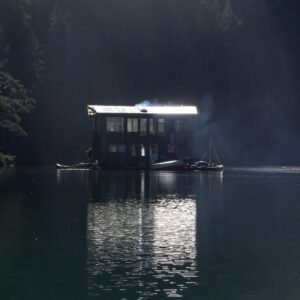 Morning at tge first houseboat
